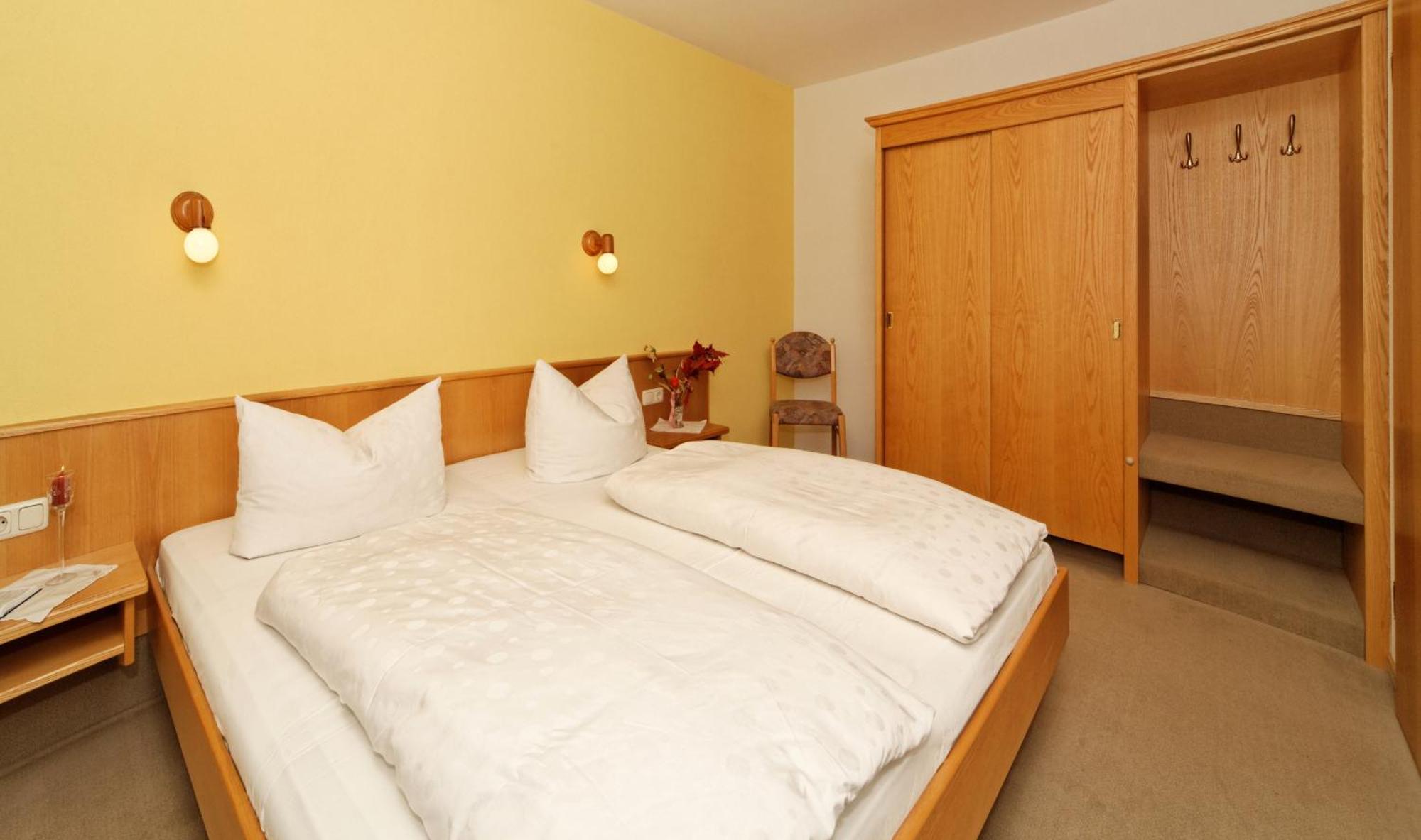 מלון רוגן Landhaus Maria Bed&Breakfast מראה חיצוני תמונה
